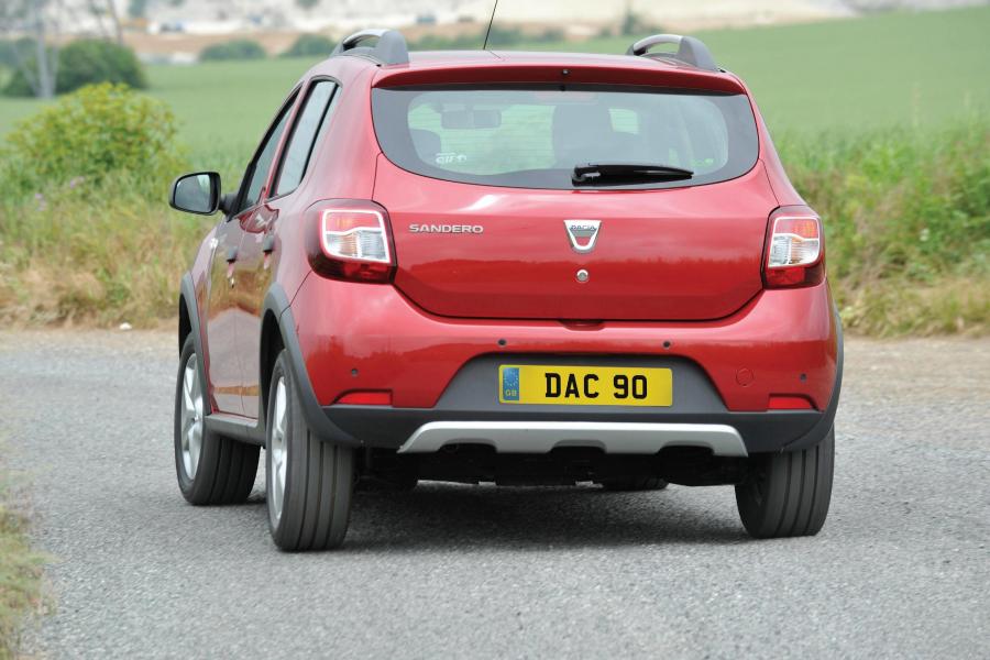  Dacia Sandero Stepway 2013 года  (UK) (фото 23 из 37)